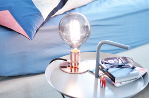 Im Gewinnspiel Frama Lamp in Kupfer mit Atelier Globe Light als XXL Glühbirne gewinnen