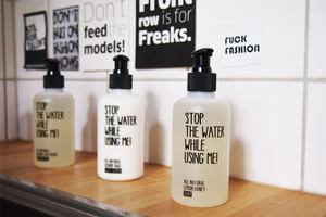 Pflegeprodukte von Stop Water While Using Me - Seife, Duschgel, Shampoo online bestellen 