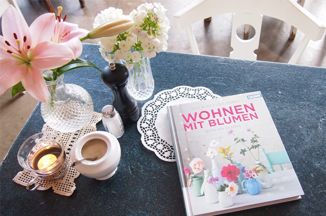Buch von Holly Becker und Leslie Shewring - Wohnen mit Blumen: Kreative Ideen für Zuhause 
